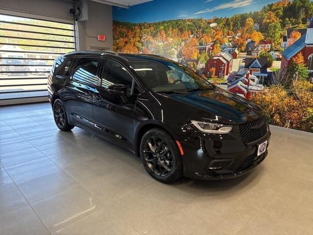 new 2026 Chrysler Pacifica car, priced at $50,285