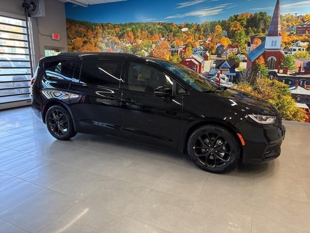 new 2026 Chrysler Pacifica car, priced at $50,285