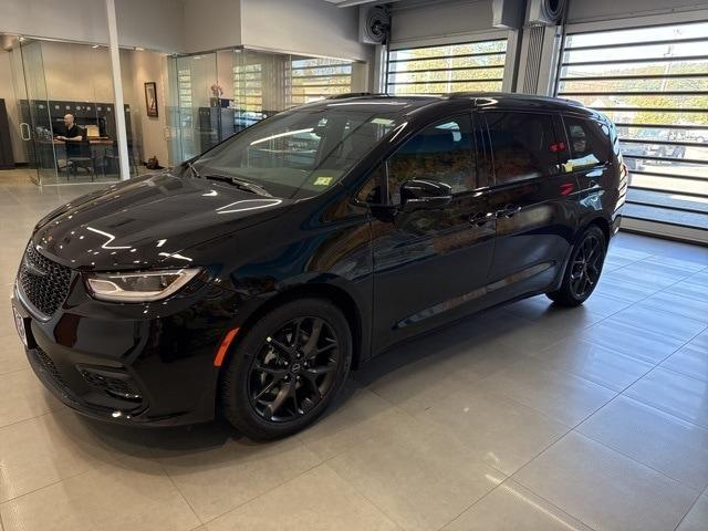 new 2026 Chrysler Pacifica car, priced at $50,285