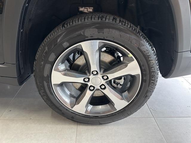 new 2025 Jeep Grand Cherokee L car, priced at $53,160