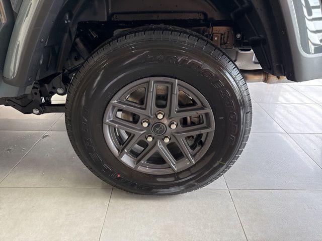 new 2025 Jeep Gladiator car, priced at $47,045