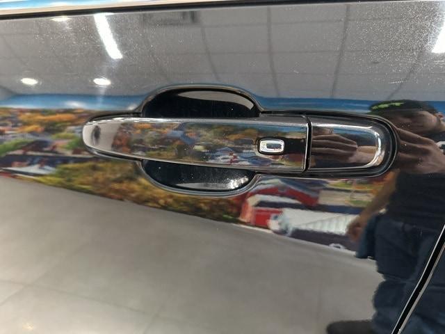 used 2023 Chevrolet Equinox car, priced at $18,995