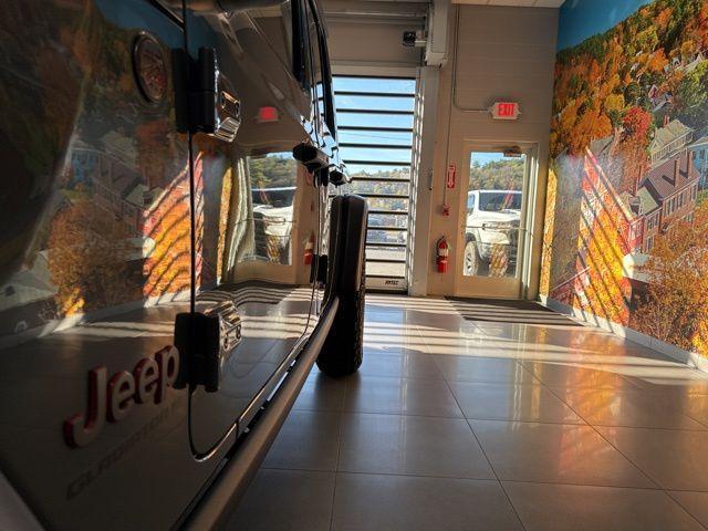 new 2025 Jeep Gladiator car, priced at $54,180