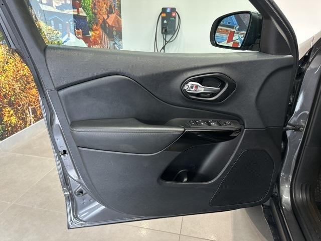 used 2023 Jeep Cherokee car, priced at $21,900
