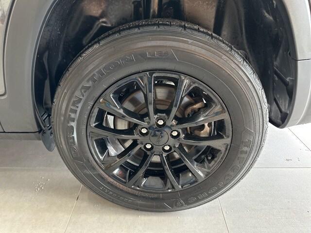 used 2023 Jeep Cherokee car, priced at $21,900