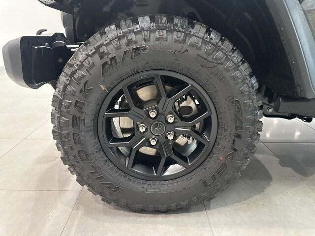 new 2025 Jeep Wrangler car, priced at $50,180