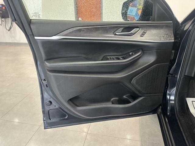 used 2024 Jeep Grand Cherokee car, priced at $35,795