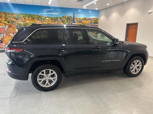 used 2024 Jeep Grand Cherokee car, priced at $34,995