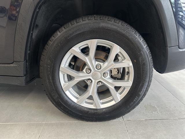 used 2024 Jeep Grand Cherokee car, priced at $34,995