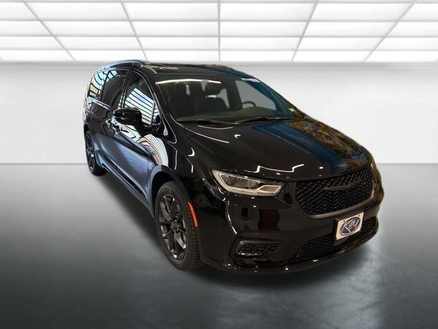 new 2026 Chrysler Pacifica car, priced at $51,740