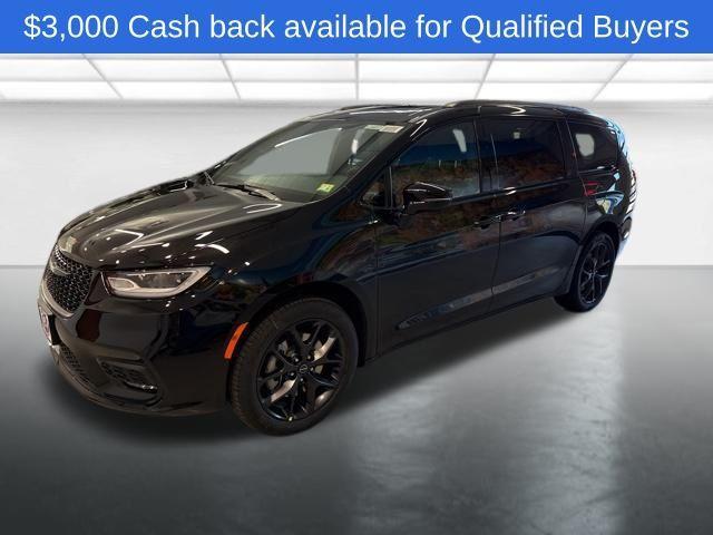 new 2026 Chrysler Pacifica car, priced at $51,740