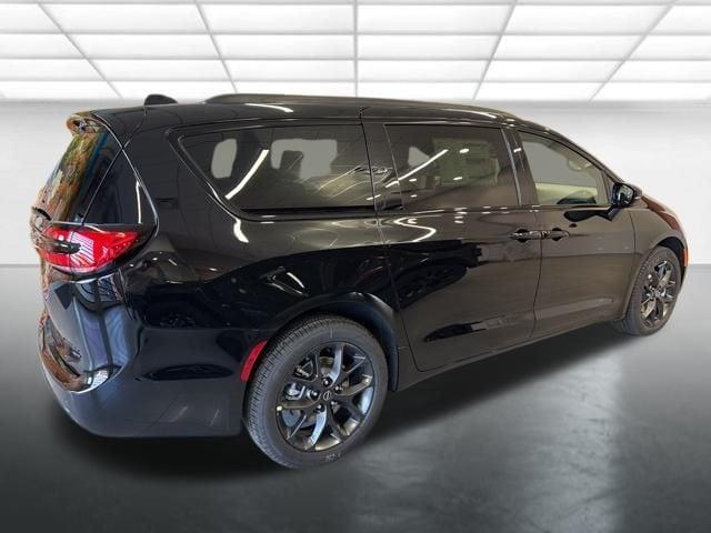 new 2026 Chrysler Pacifica car, priced at $51,740
