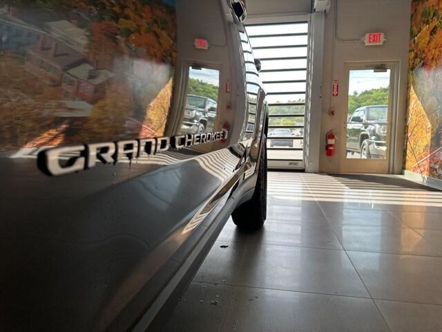 new 2025 Jeep Grand Cherokee car, priced at $39,733