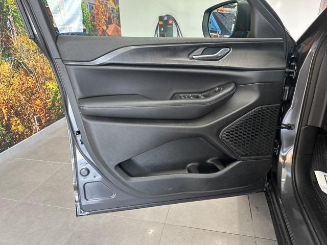 new 2025 Jeep Grand Cherokee car, priced at $39,733