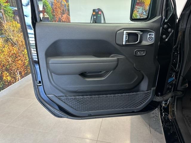 new 2025 Jeep Wrangler car, priced at $48,420