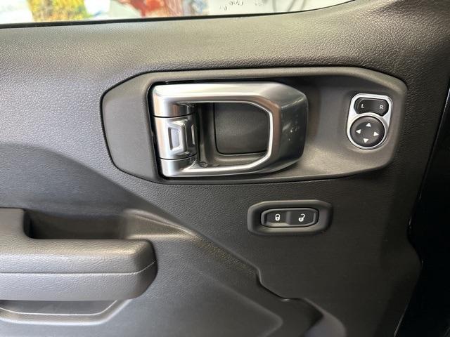 new 2025 Jeep Wrangler car, priced at $48,920