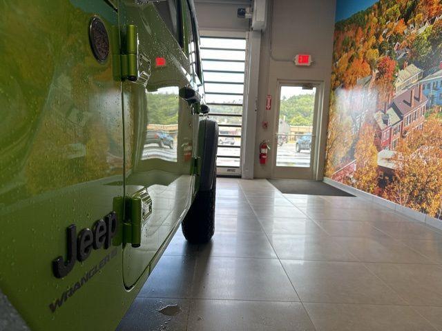 new 2025 Jeep Wrangler car, priced at $42,825