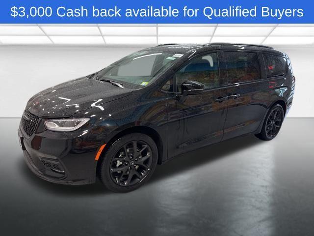 new 2026 Chrysler Pacifica car, priced at $45,280