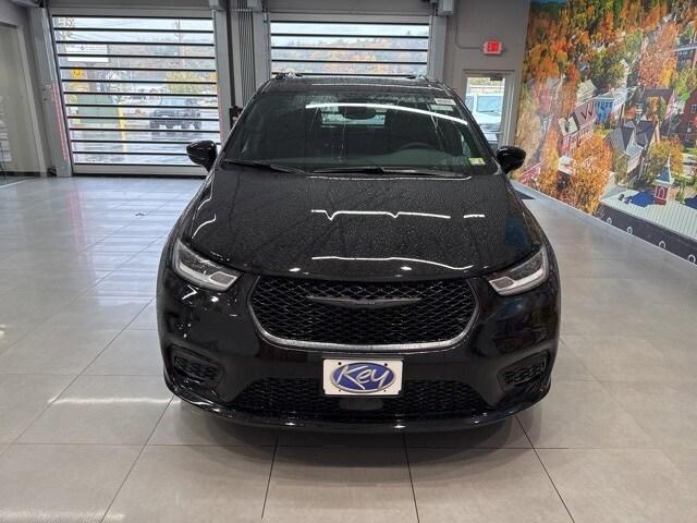 new 2026 Chrysler Pacifica car, priced at $46,030