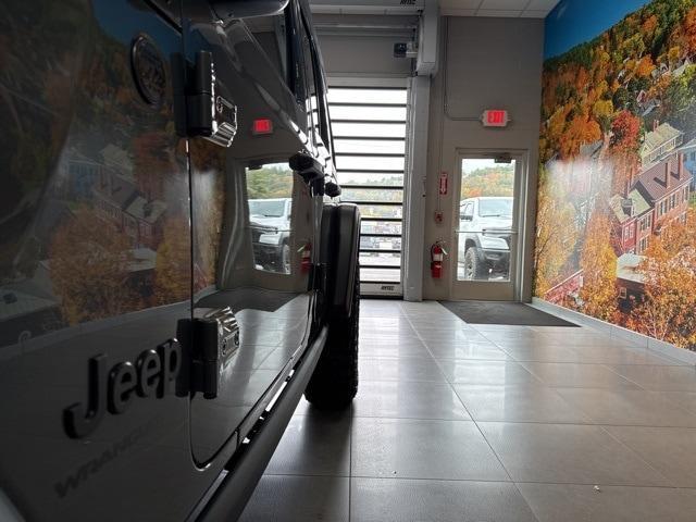 new 2025 Jeep Wrangler car, priced at $47,865