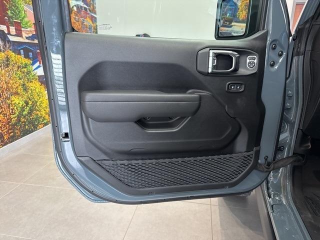 new 2025 Jeep Wrangler car, priced at $47,865