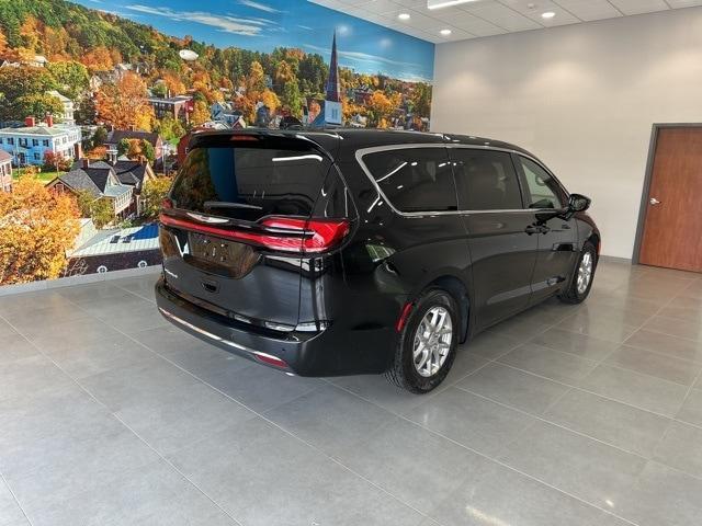 new 2025 Chrysler Pacifica car, priced at $42,147
