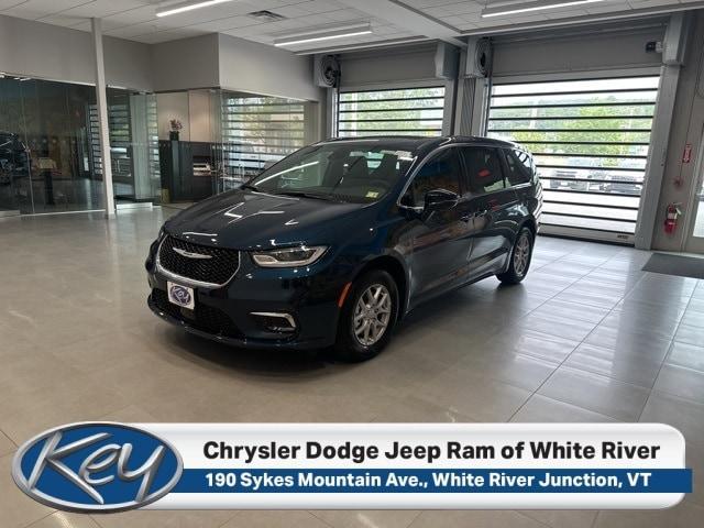 new 2025 Chrysler Pacifica car, priced at $42,642