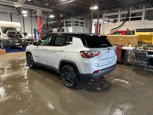 new 2024 Jeep Compass car, priced at $39,405