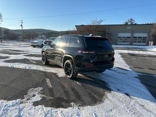 used 2025 Jeep Grand Cherokee car, priced at $39,999