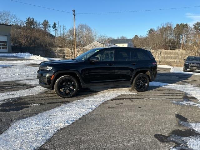 used 2025 Jeep Grand Cherokee car, priced at $39,999