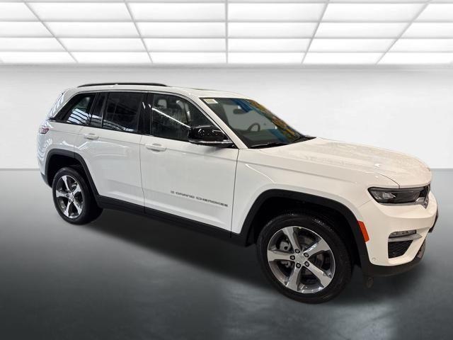 new 2025 Jeep Grand Cherokee car, priced at $47,715