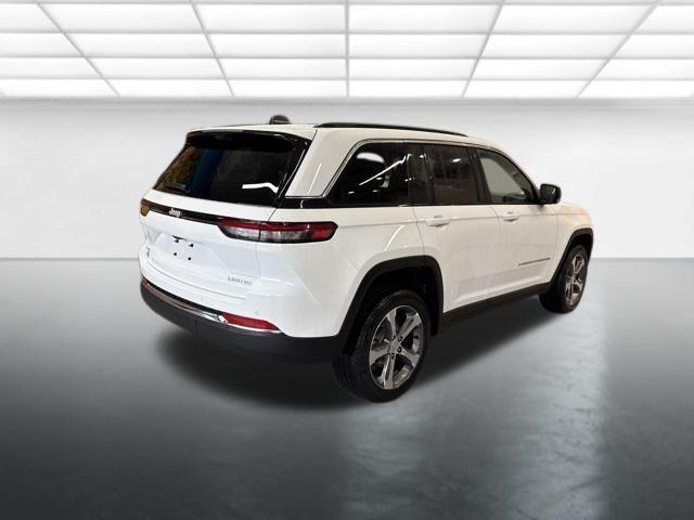new 2025 Jeep Grand Cherokee car, priced at $47,715