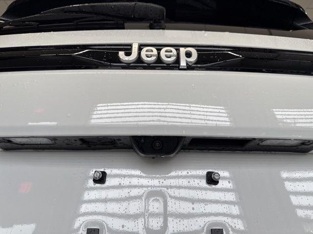 new 2025 Jeep Grand Cherokee car, priced at $47,715