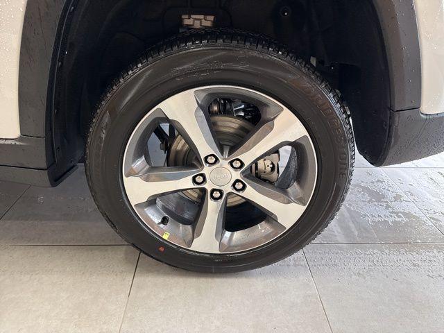 new 2025 Jeep Grand Cherokee car, priced at $47,715