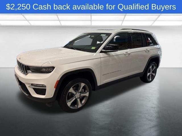 new 2025 Jeep Grand Cherokee car, priced at $47,715