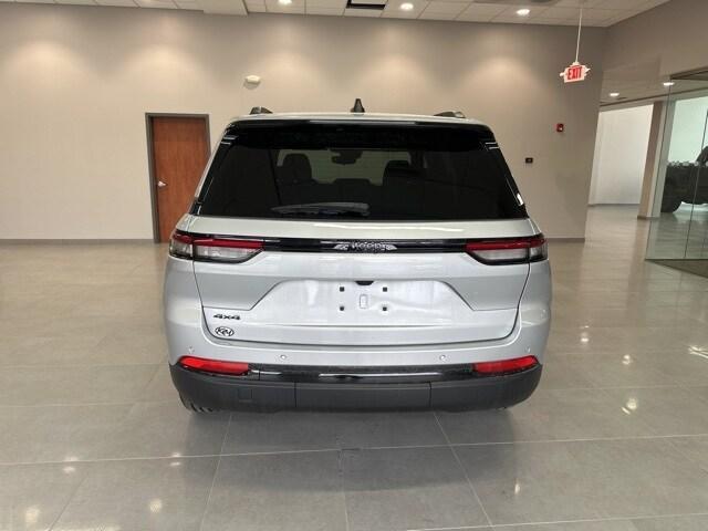 new 2024 Jeep Grand Cherokee car, priced at $47,670