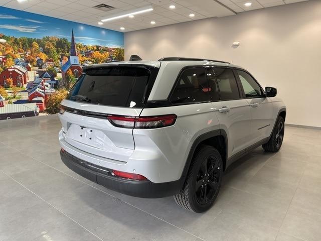 new 2024 Jeep Grand Cherokee car, priced at $44,170