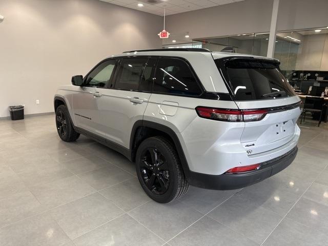 new 2024 Jeep Grand Cherokee car, priced at $44,170