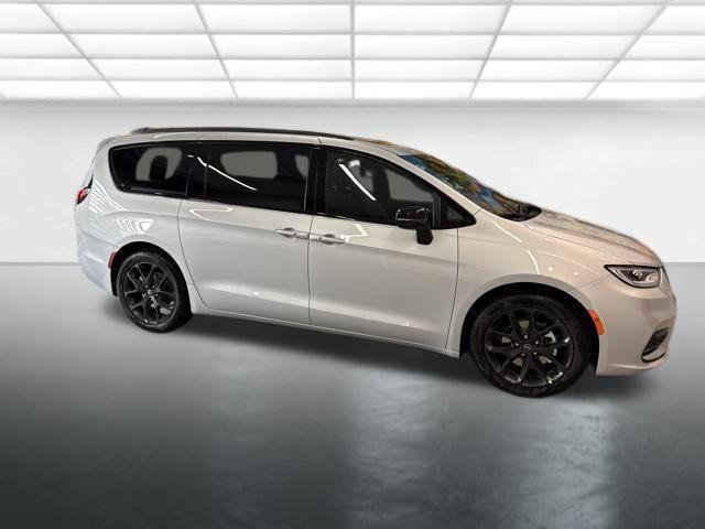 new 2026 Chrysler Pacifica car, priced at $45,475
