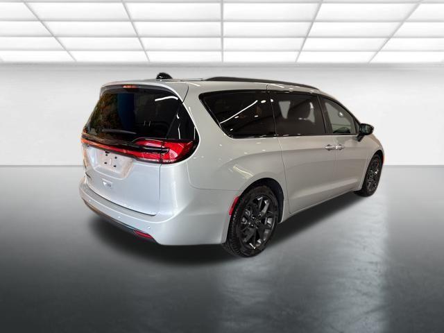 new 2026 Chrysler Pacifica car, priced at $45,475