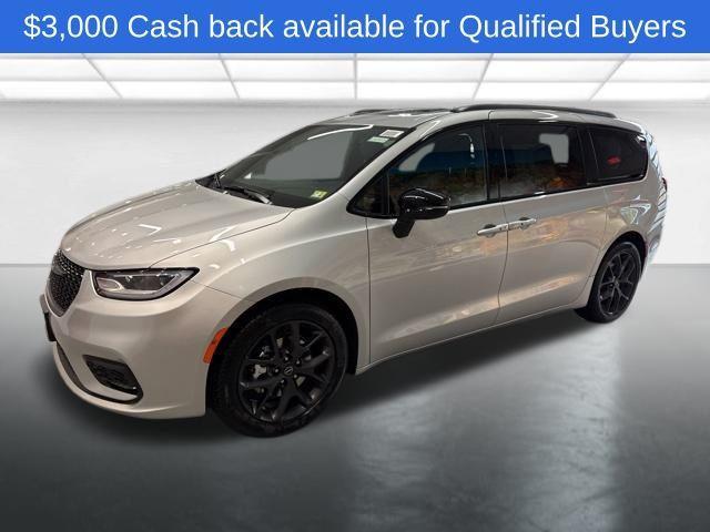 new 2026 Chrysler Pacifica car, priced at $45,475