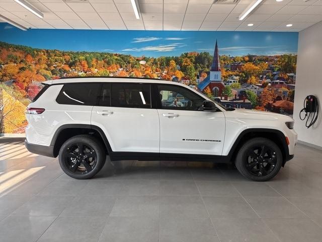new 2025 Jeep Grand Cherokee L car, priced at $47,917