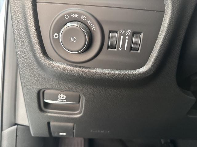 new 2025 Jeep Grand Cherokee L car, priced at $47,917