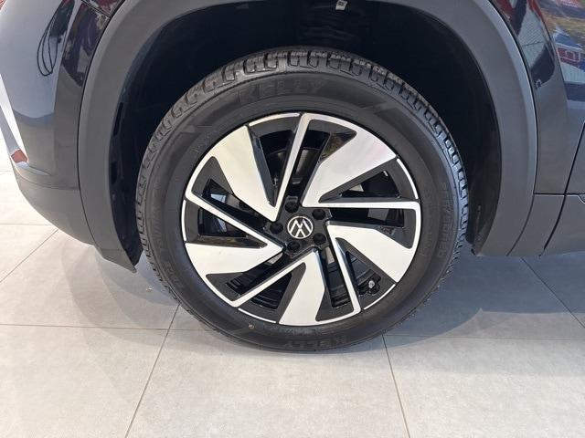 used 2024 Volkswagen Atlas car, priced at $32,999