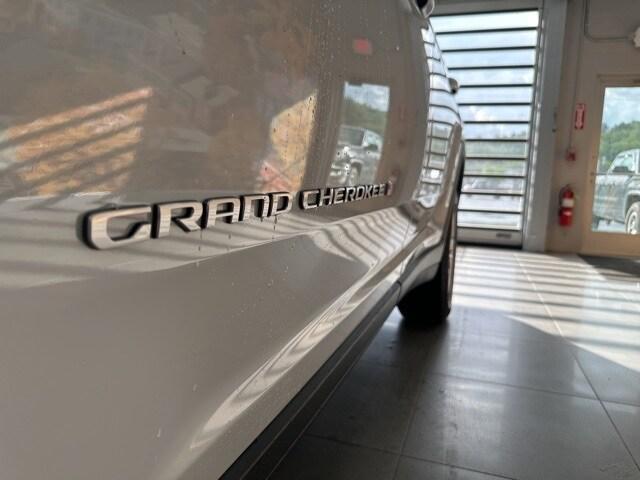 new 2025 Jeep Grand Cherokee L car, priced at $40,334
