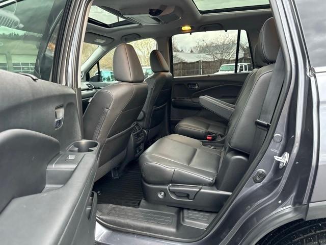 used 2022 Honda Pilot car, priced at $34,999