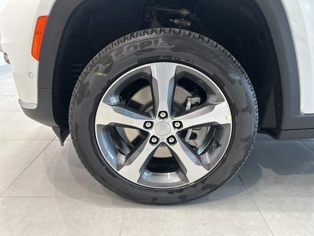 new 2025 Jeep Grand Cherokee L car, priced at $52,065
