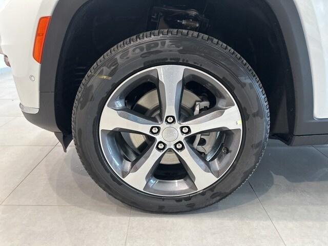 new 2025 Jeep Grand Cherokee L car, priced at $50,742