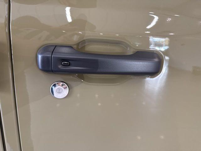 new 2025 Jeep Gladiator car, priced at $47,045