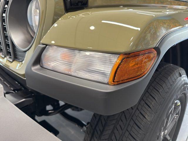 new 2025 Jeep Gladiator car, priced at $47,045